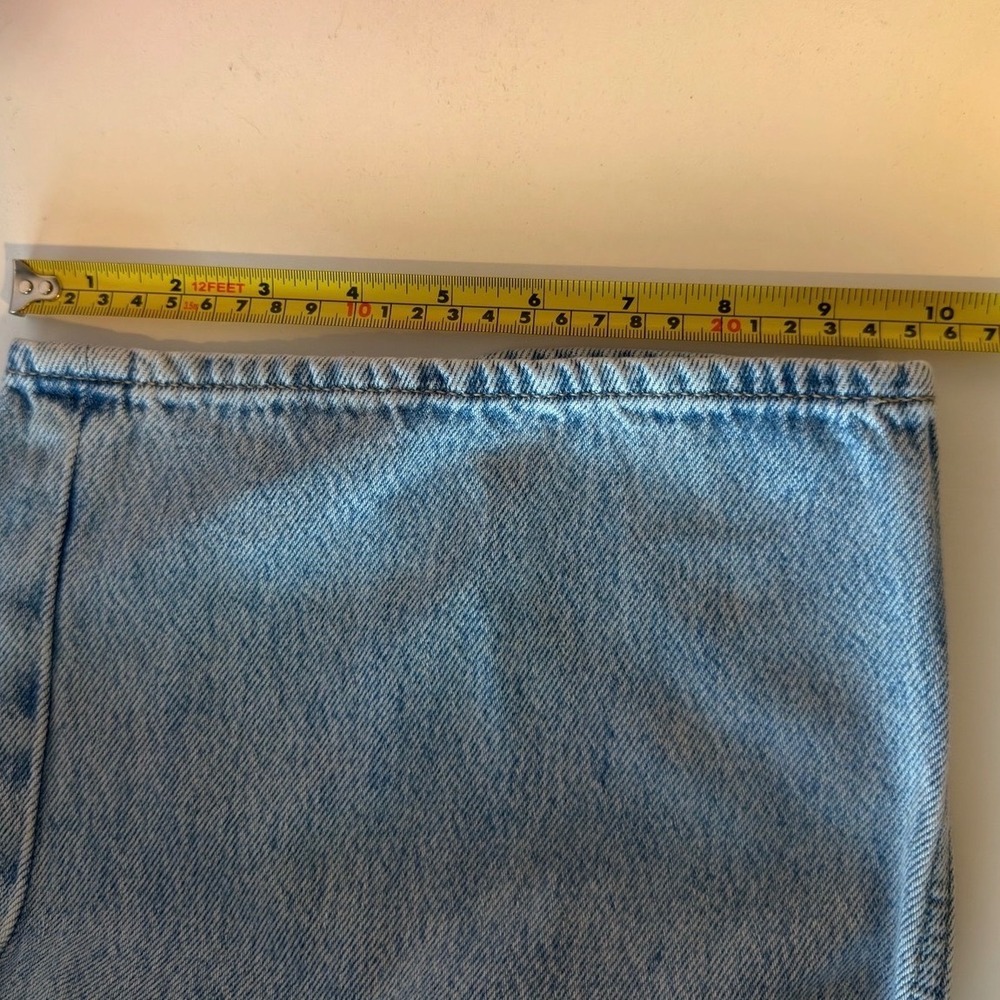 Old Navy Sky Hi Wide-Leg Cargo Denim Jeans Size 16 Light Wash Pockets Utility - Picture 15 of 15